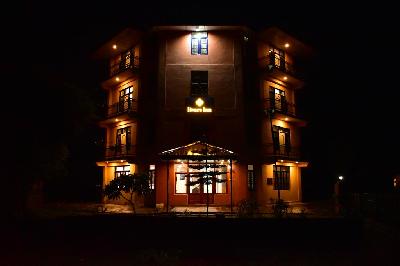 Hotel Isvara Inn Photo