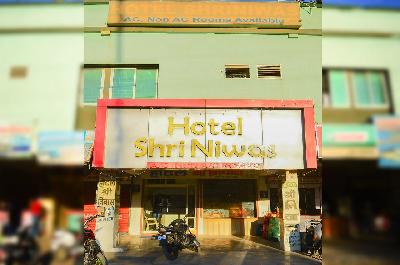 Hotel Shri Niwas Photo
