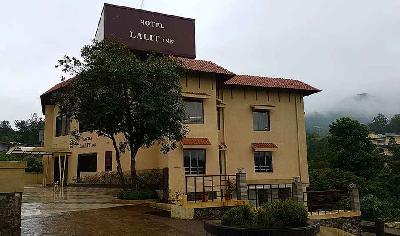 Hotel Lalit Inn Photo