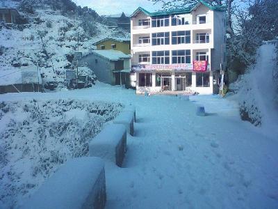 Hotel Pangot Himalayan View Photo