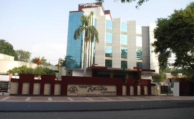 Hotel Ravisha Continental Photo
