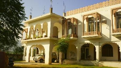 Hotel Radhika Palace Photo