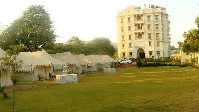 Hotel Satyam Palace Resort Photo
