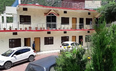 Lata Baba Guest House and Restaurant Photo