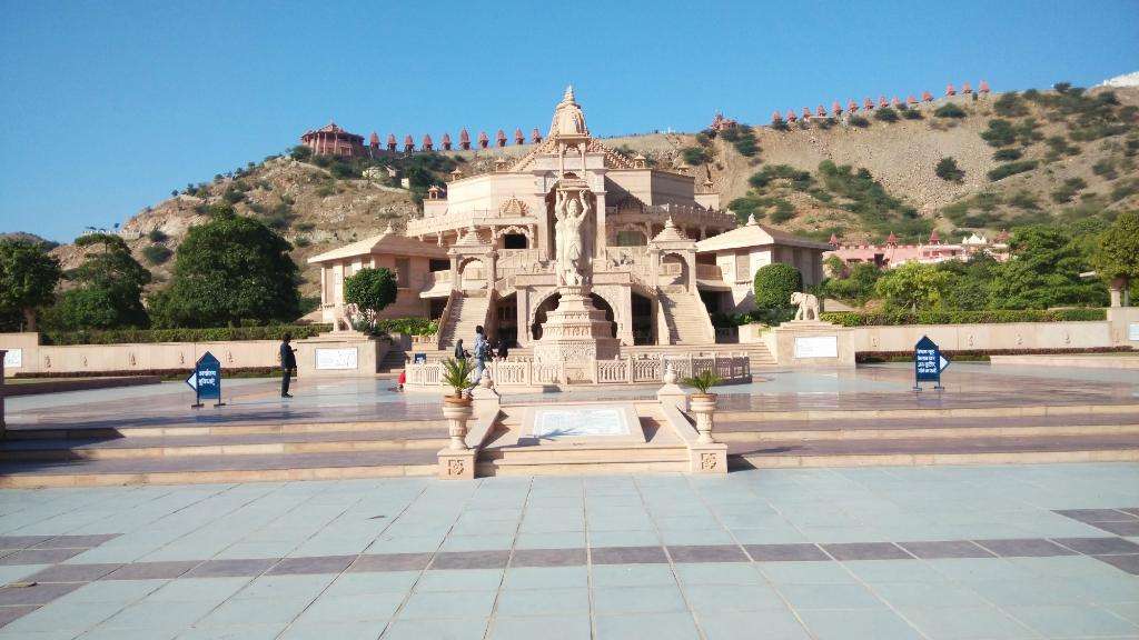 Nareli Jain Temple Photo 4