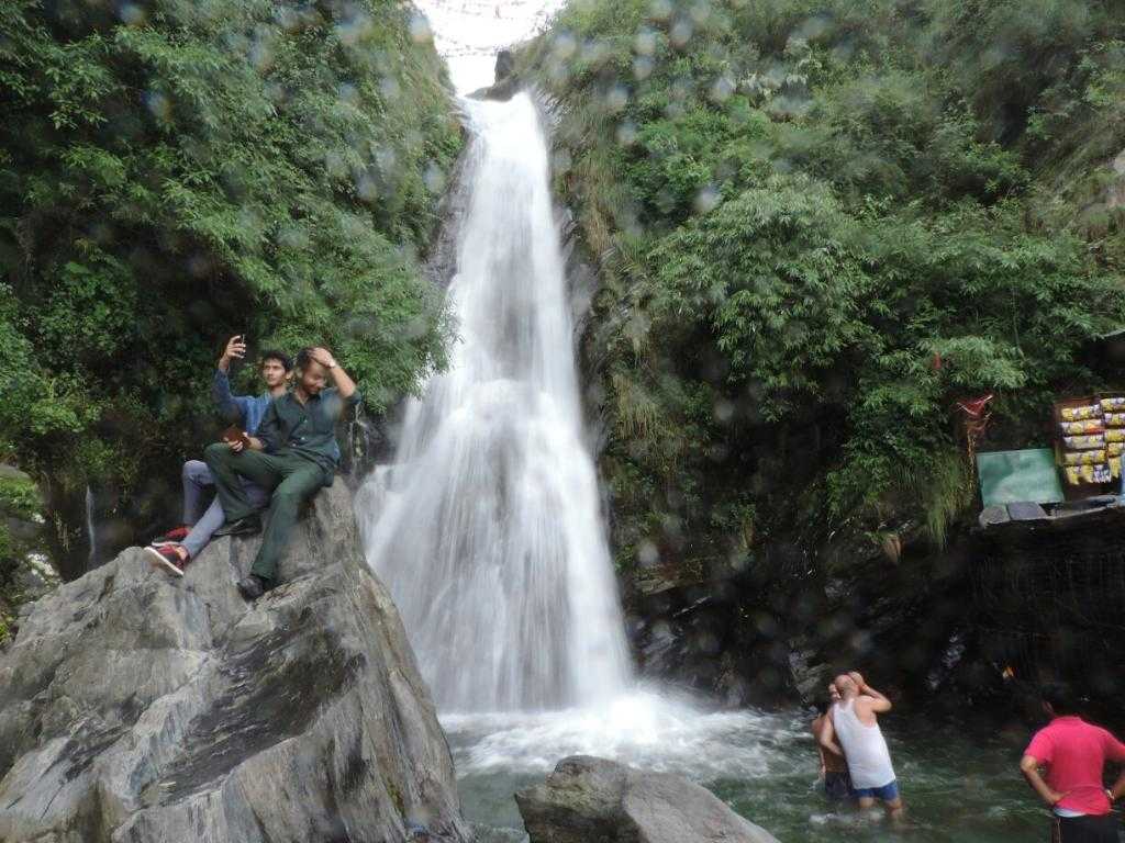 Bhagsu Waterfall Photo 1