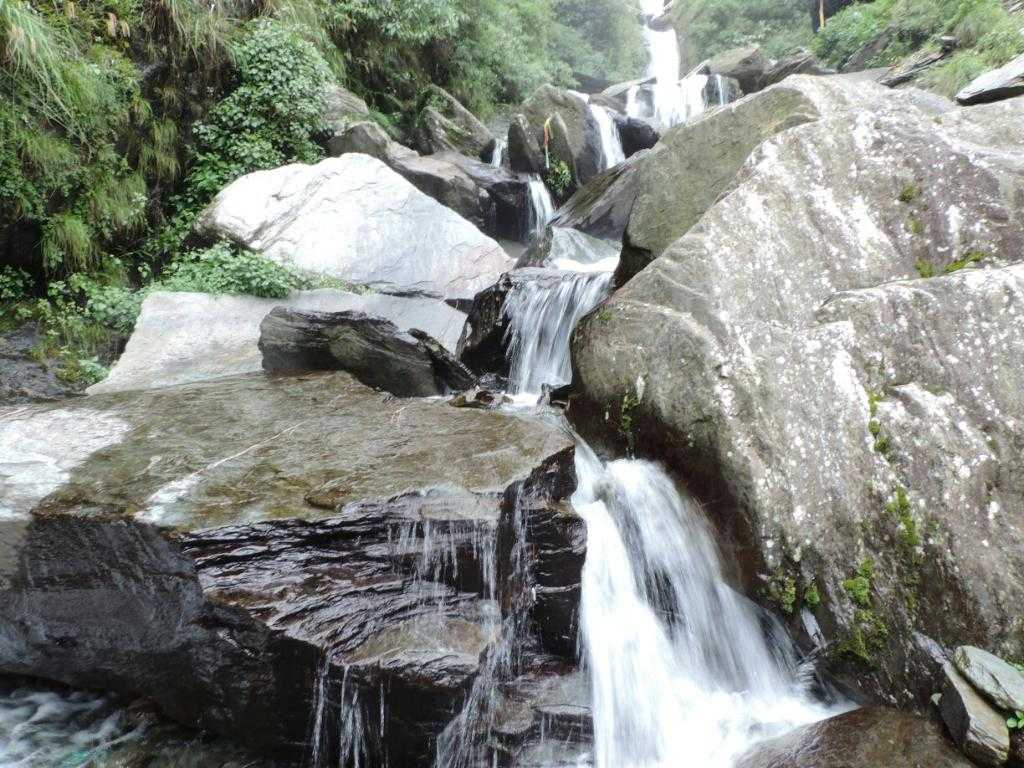 Bhagsu Waterfall Photo 2
