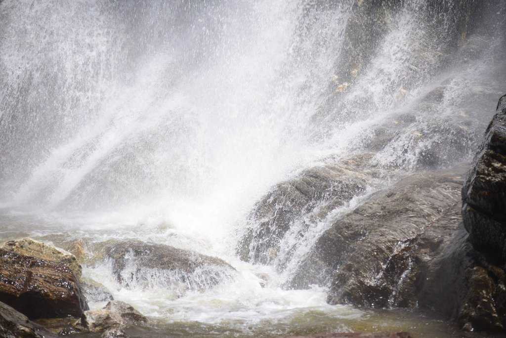 Kyongnosla Waterfall Photo 1