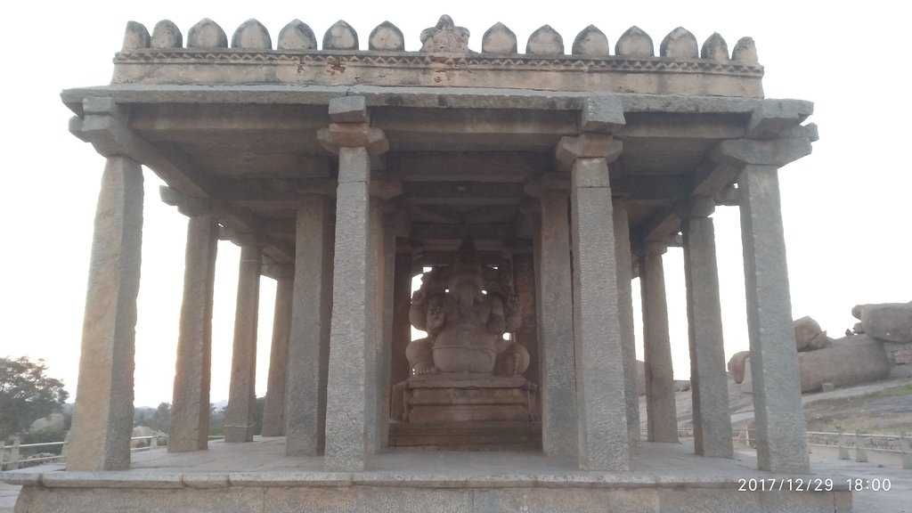 Sasivekalu Ganesha Temple Photo 2