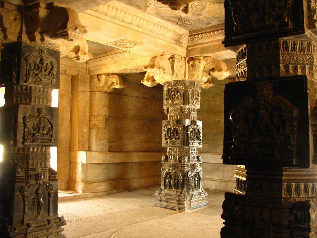 Virupaksha Temple Photo 1
