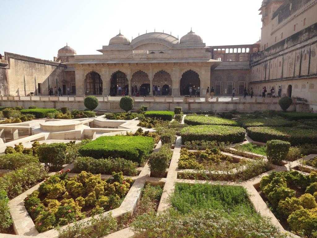 Sheesh Mahal Jaipur Photo 2