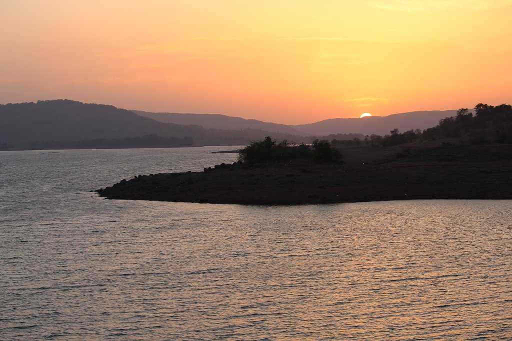 Pavana Lake Photo 3