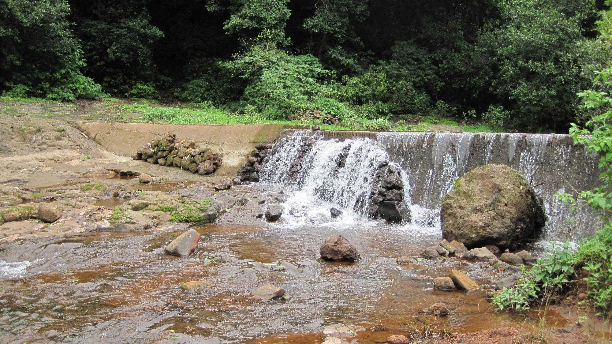 Dhobi Waterfall Mahabaleshwar Photo 1