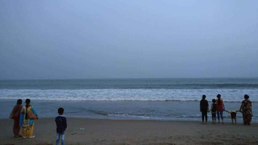 Puri Swargadwar Beach Photo 4