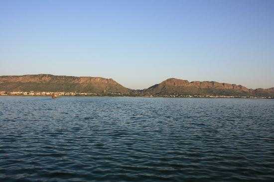 Ana Sagar Lake Photo 1