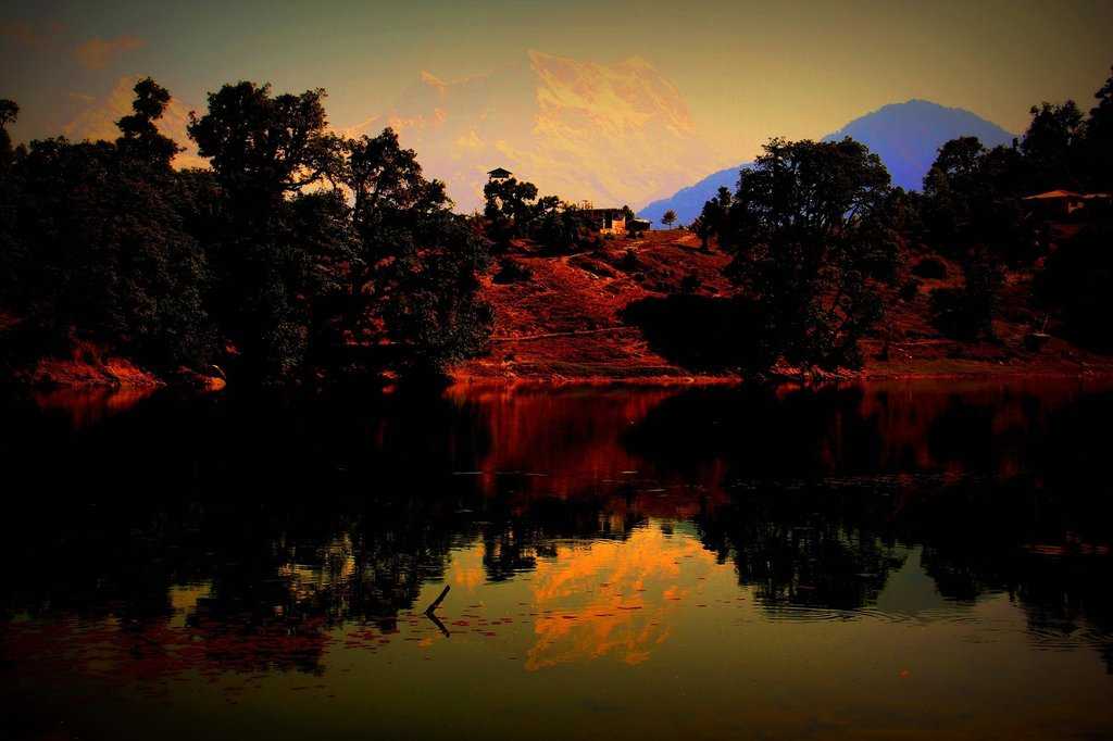 Deoria Tal Lake Photo 4